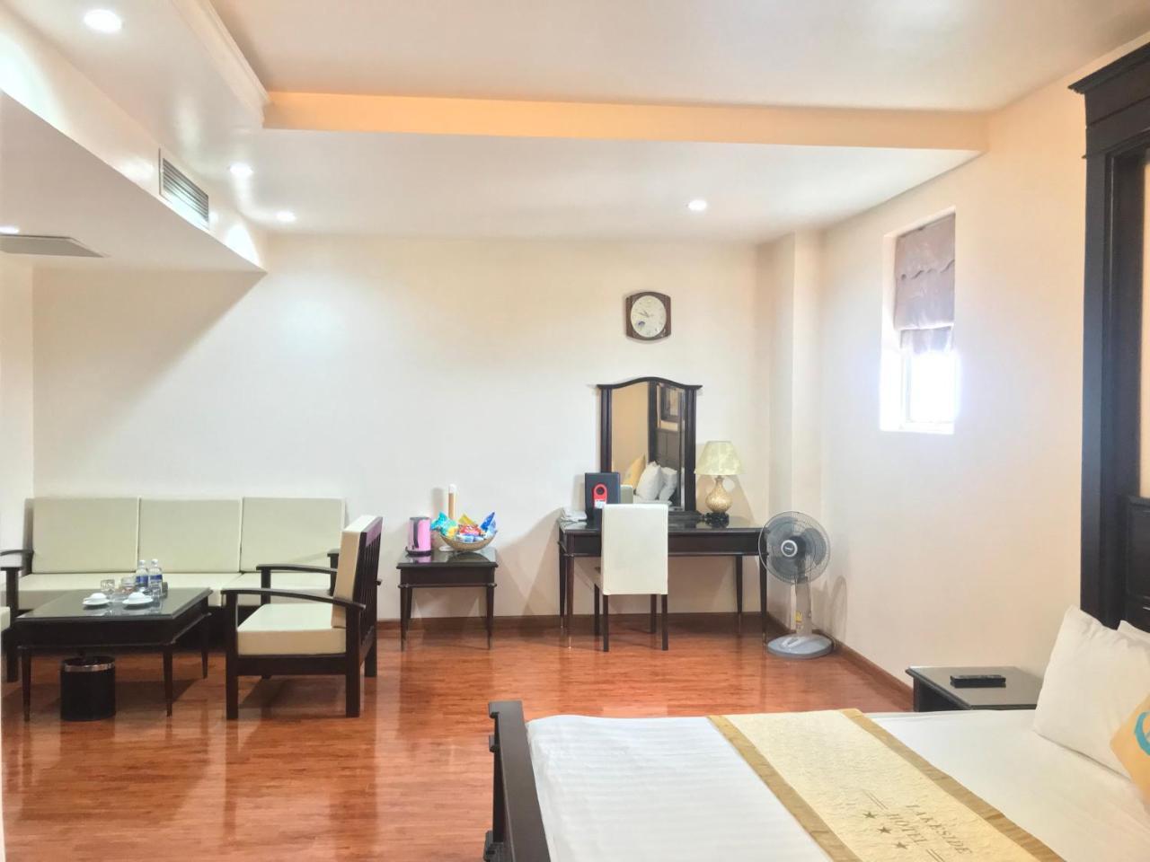 Lakeside 2 Hotel Nam Dinh Nhu Thuc Exterior photo